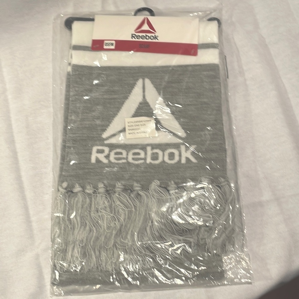 Reebok Rally Scarf With Logo